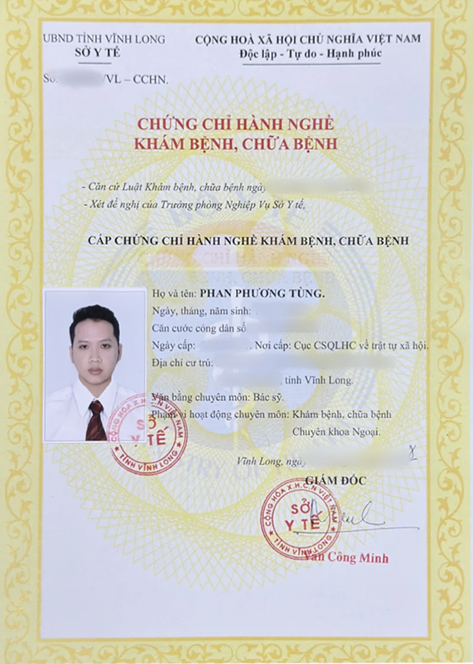 Giấy phép chính quy 3 Chứng chỉ hành nghề Bác sĩ: CKI. Phan Phương Tùng